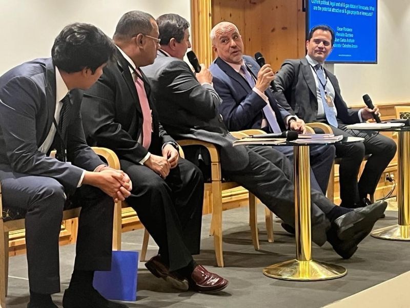 Future Venezuela investors meet in Davos as U.S. weighs sanctions